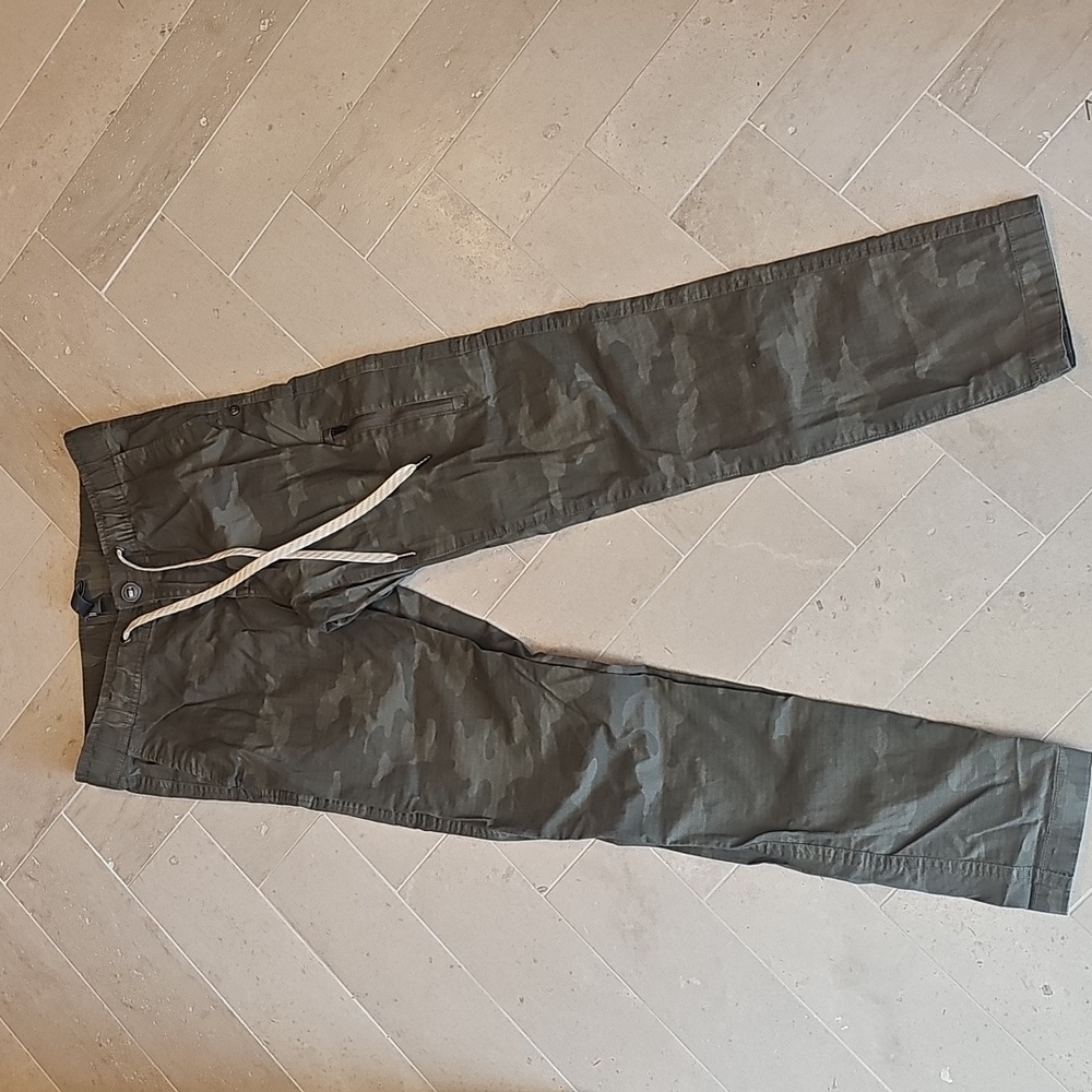 Womens Vuori Camo Pants